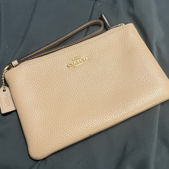 Coach Handbags - Coach Wristlet